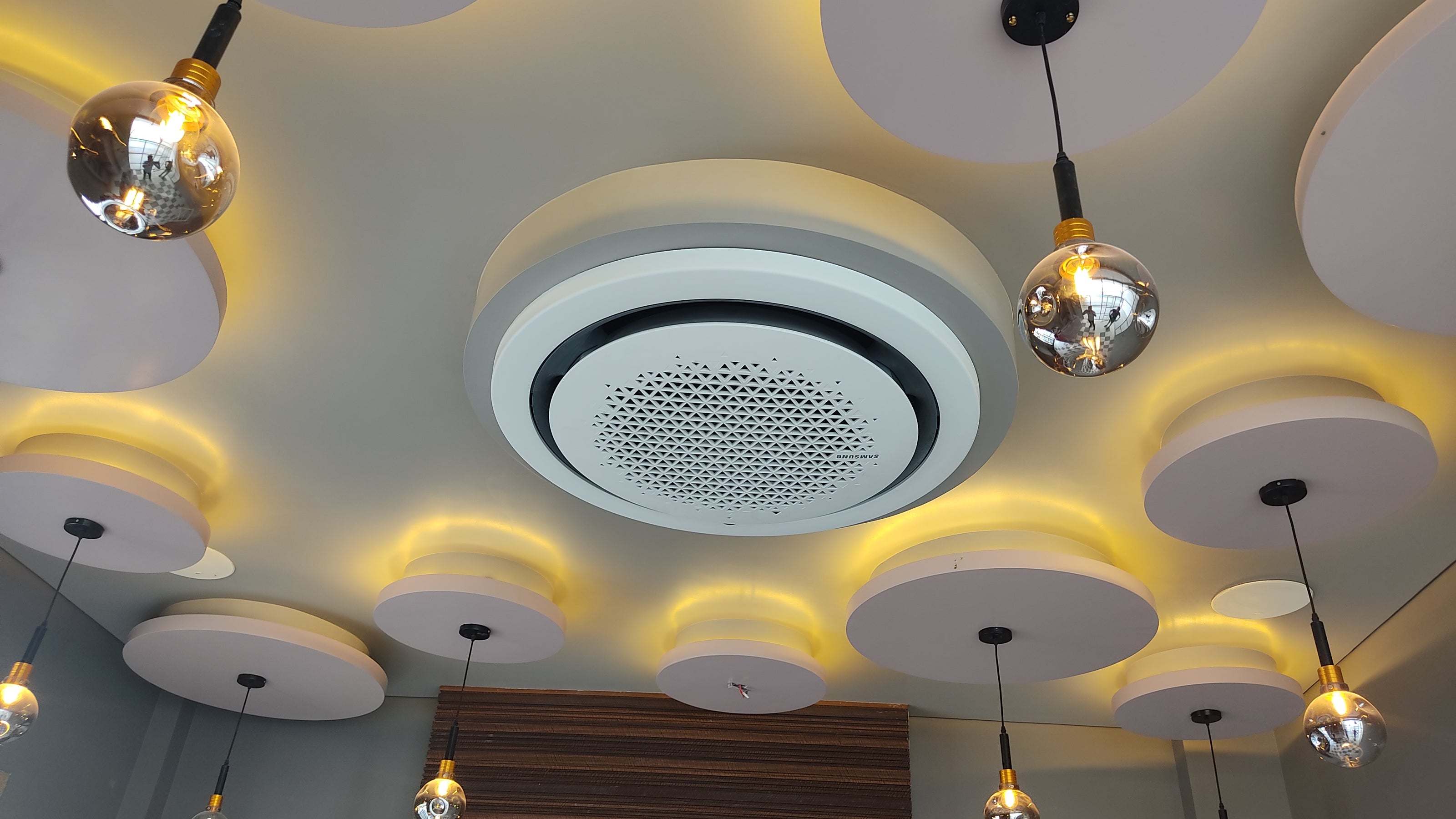 Samsung 360 Cassette AC Installed between SS Big hanging balls